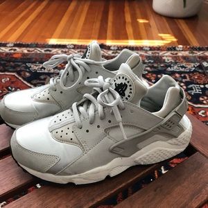 WMNS Nike huarache